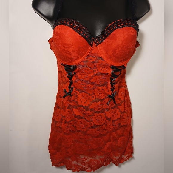 Elegant Red Lace Chemise - Picture 15 of 15